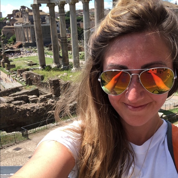 Meet your Posher, Jenna - Picture 5 of 9